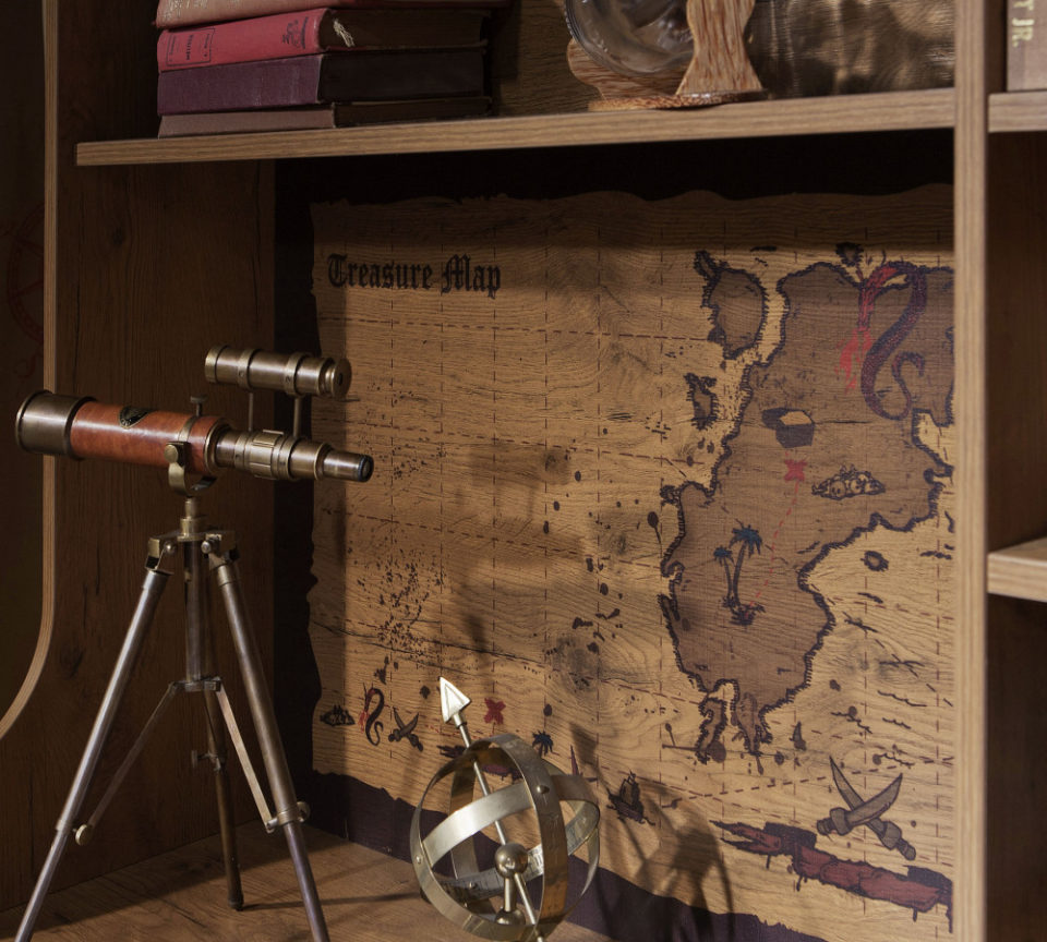 Studijska jedinica Pirate, dimenzije 116 x 106 x 37 cm