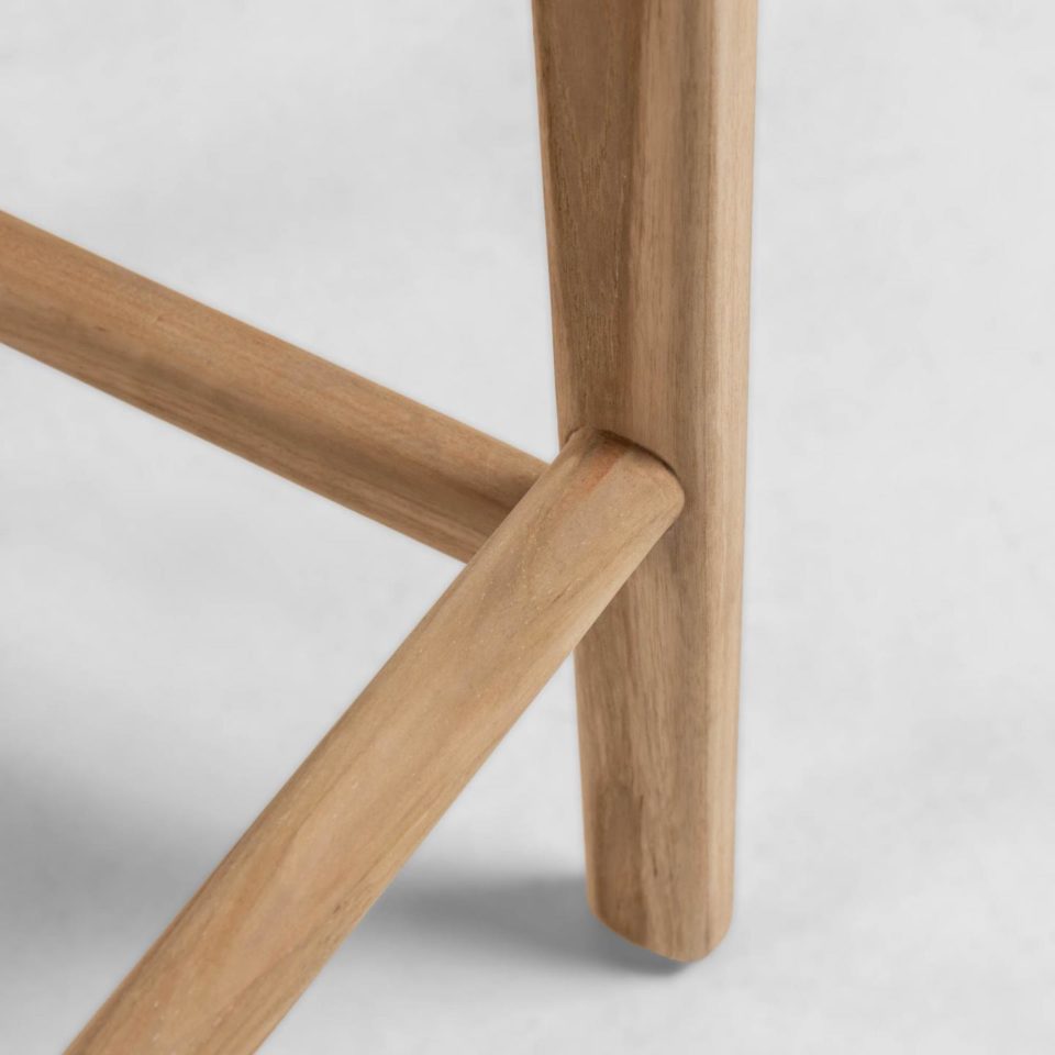 Leseni barski stol brez naslona Calixta