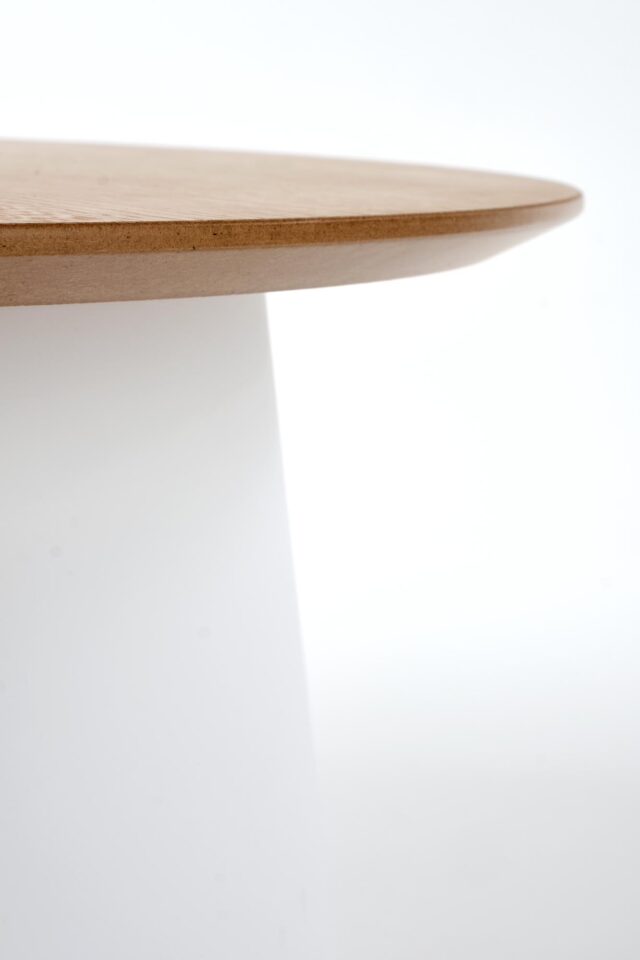 Okrogla klubska mizica Azzura, več barv