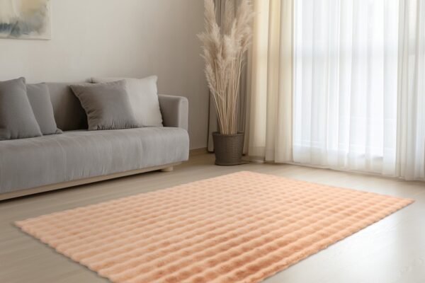 Preproga kosmaatinec Harmony 800 peach marelične barve